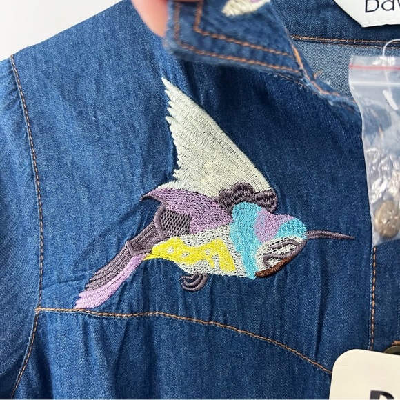 NWT Davi & Dani Denim Embroidered Shirt Dress Cotton Chambray Bird Pockets Small - Picture 11 of 15
